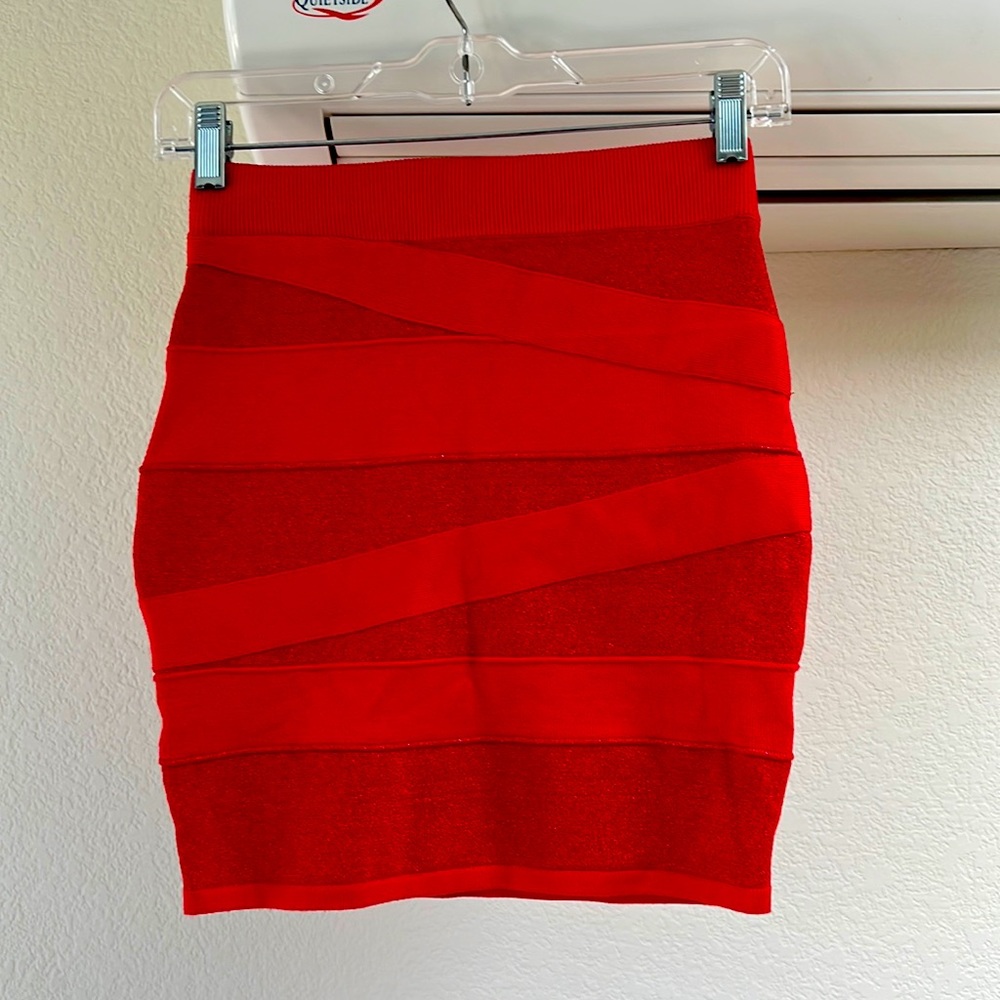 2b Bebe Knit red shimming pencil skirt, new, size S (waist 64cm, 39cm long)